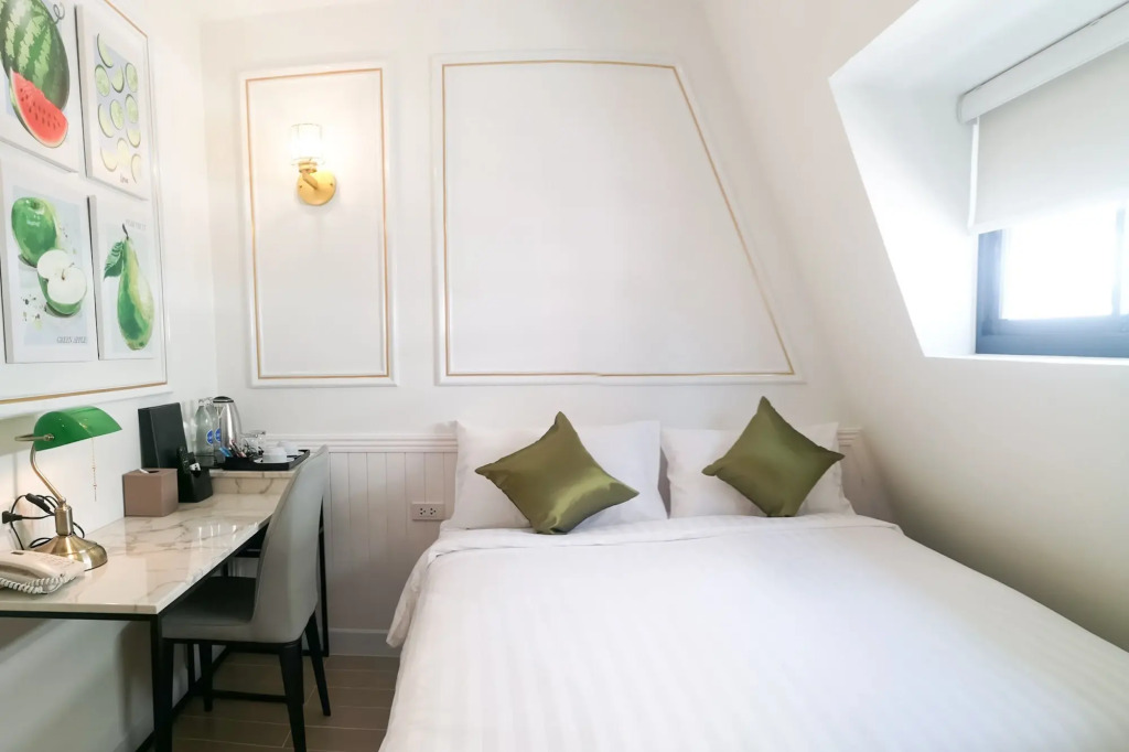 Rose Apple Hotel