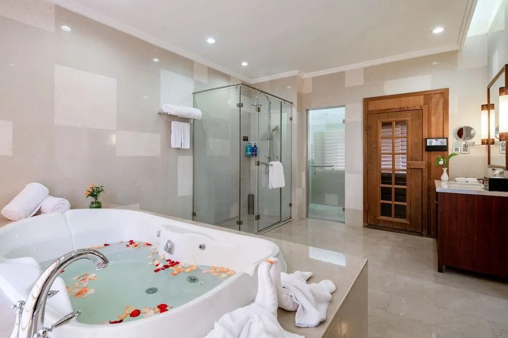New Century SPA and Resort PUER