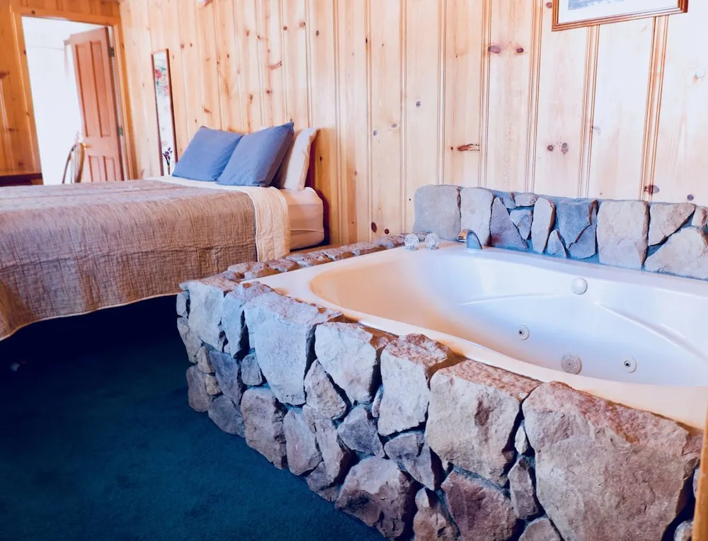 Oak Knoll Lodge
