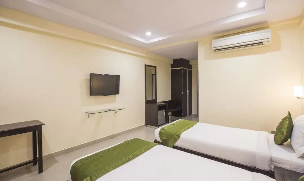 Hotel Paras Inn by Treebo Hotels