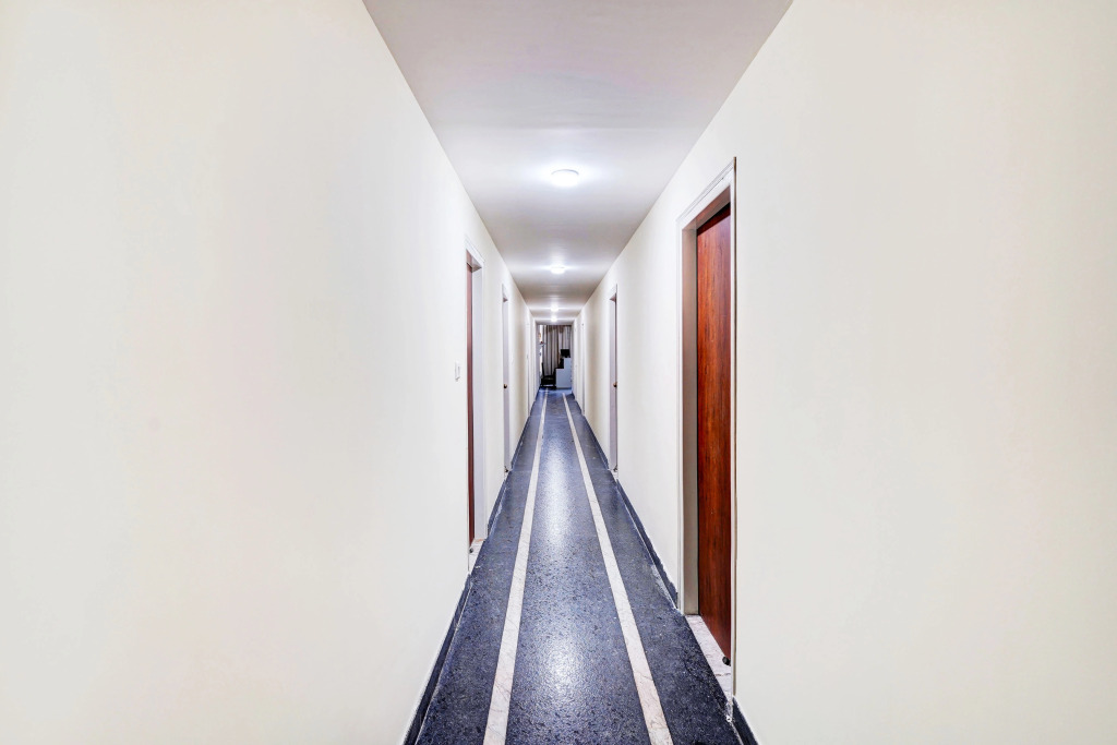 Hotel O RR Comforts