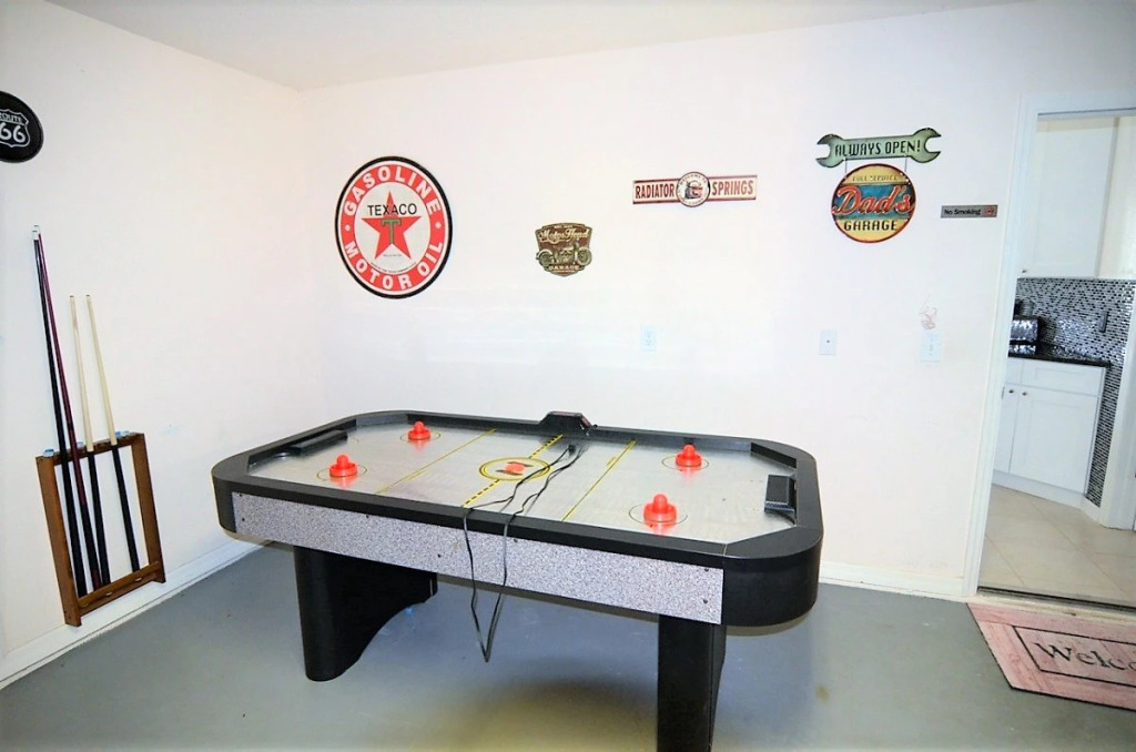 LP429CR - 5 beds pool & spa home - Game room