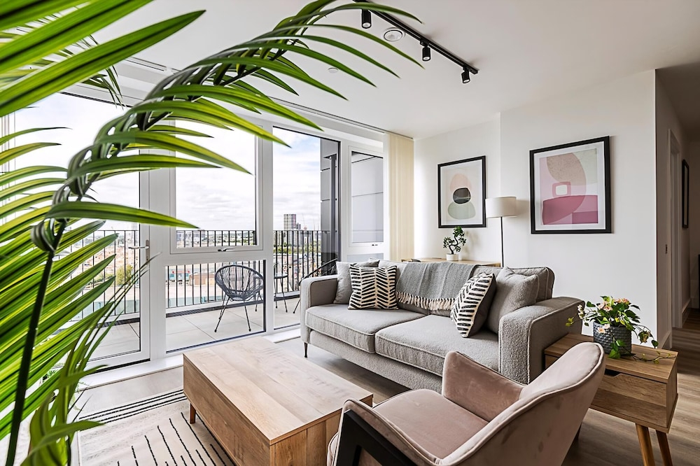 Contemporary Two Bedroom Apartment