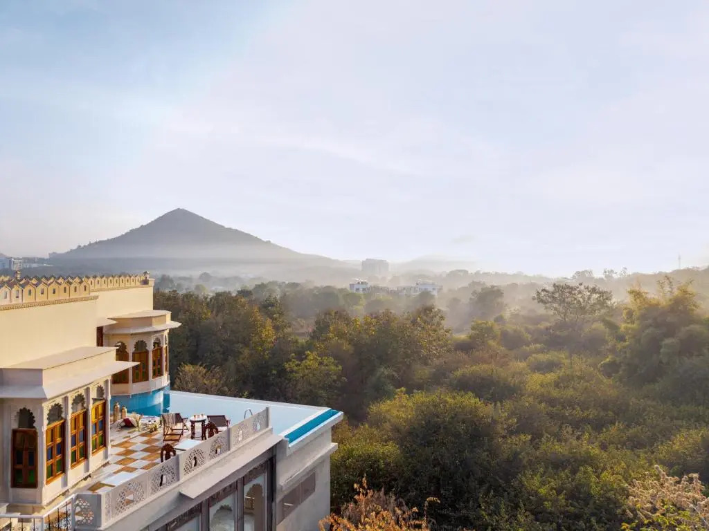 Saffronstays Kilakot Suite with Private Plunge Pool