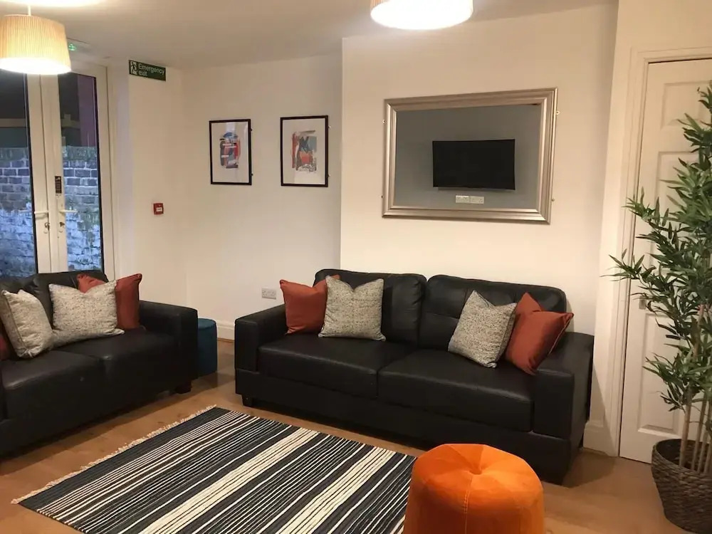 Smithdown Suites