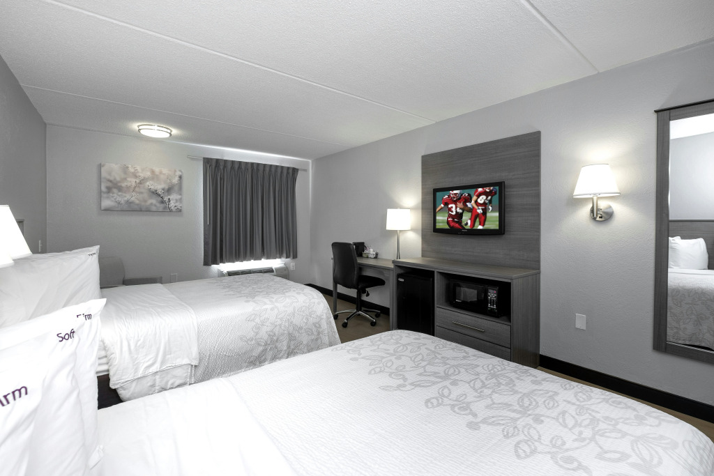 Red Roof Inn PLUS Boston - Mansfield - Foxboro