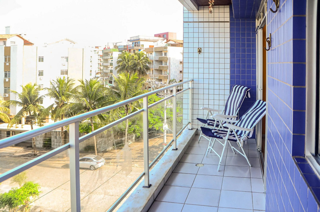 Apto 3Qts Cond. c/ piscina a 600m da Praia CEE202