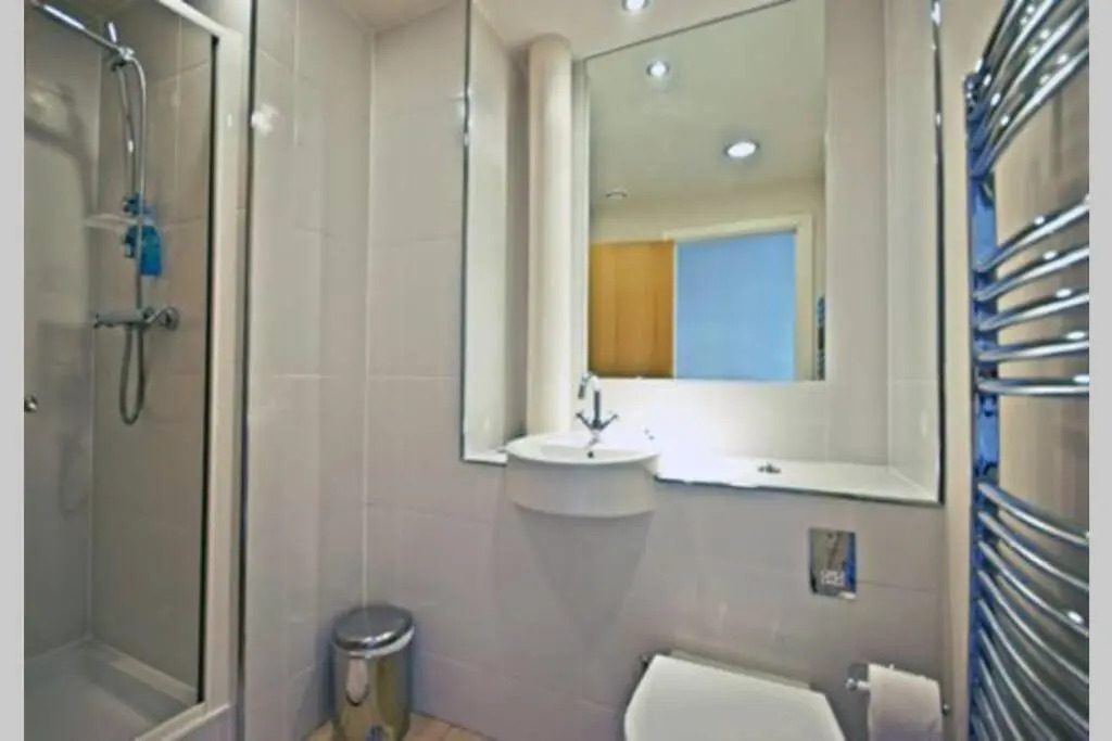 Apartment 12 Popeshead Court