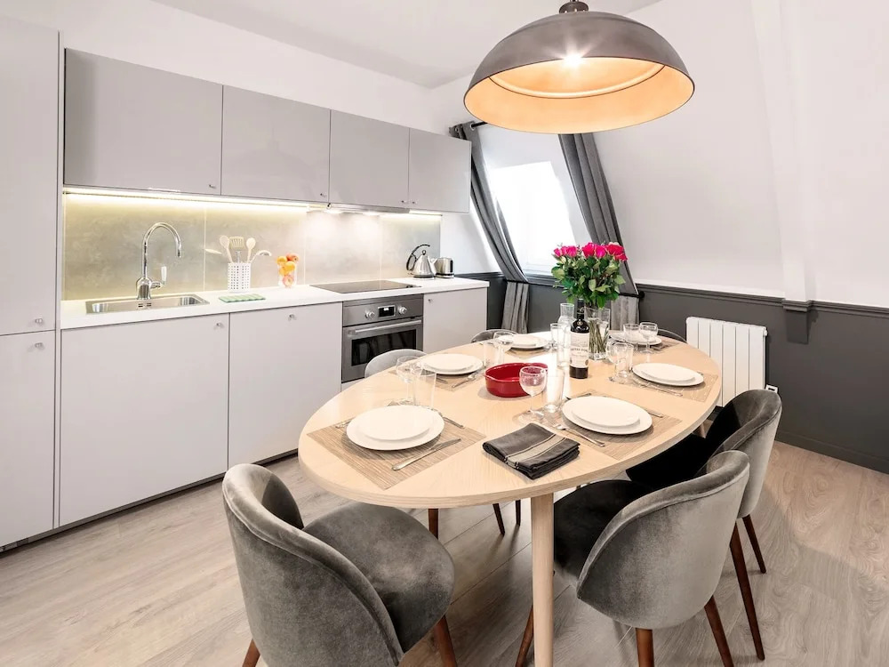 Luxury 2BDR Le Louvre I by Livinparis