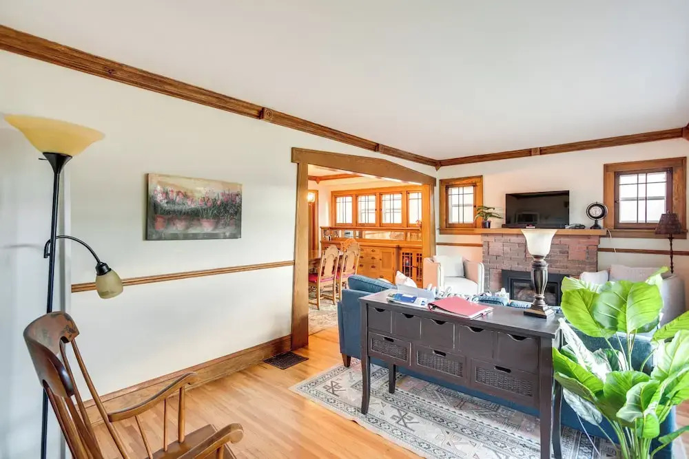 5 Mi to Mall of America: South Minneapolis Home