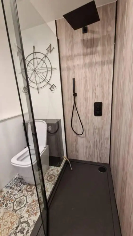 2 Bed Annex Sleeps 6, 7 Min Drive From the Beach!
