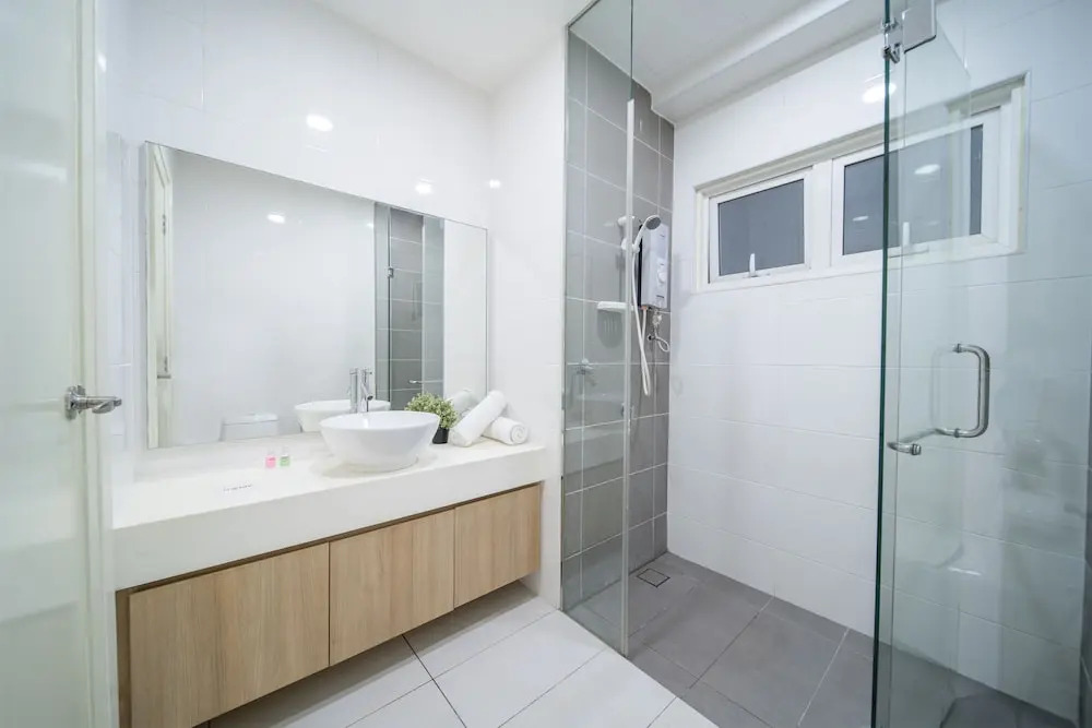 OYO Home 89446 Amazing 2 Bedroom Crest