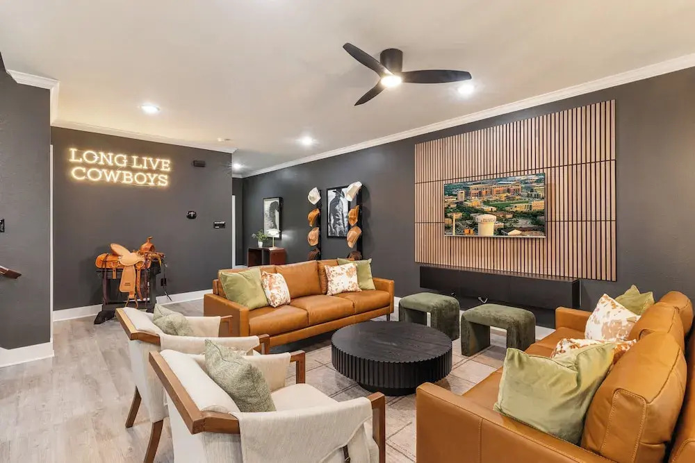 Modern 4BR Ensuite Townhome Near Texas A&M