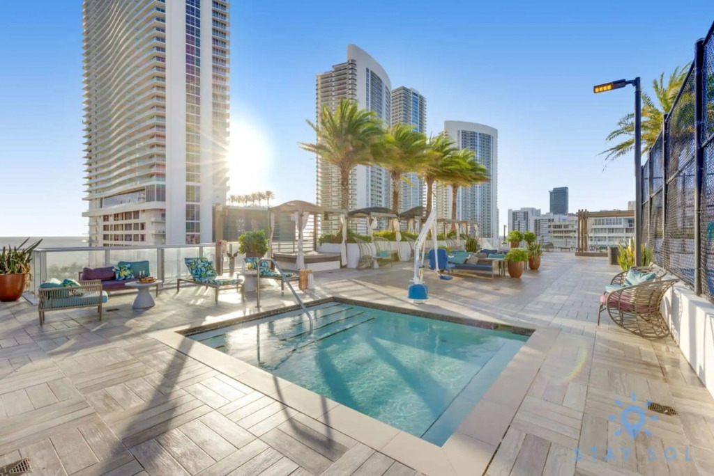 Luxury 2Br Front Ocean & Bay View Amazing Pools
