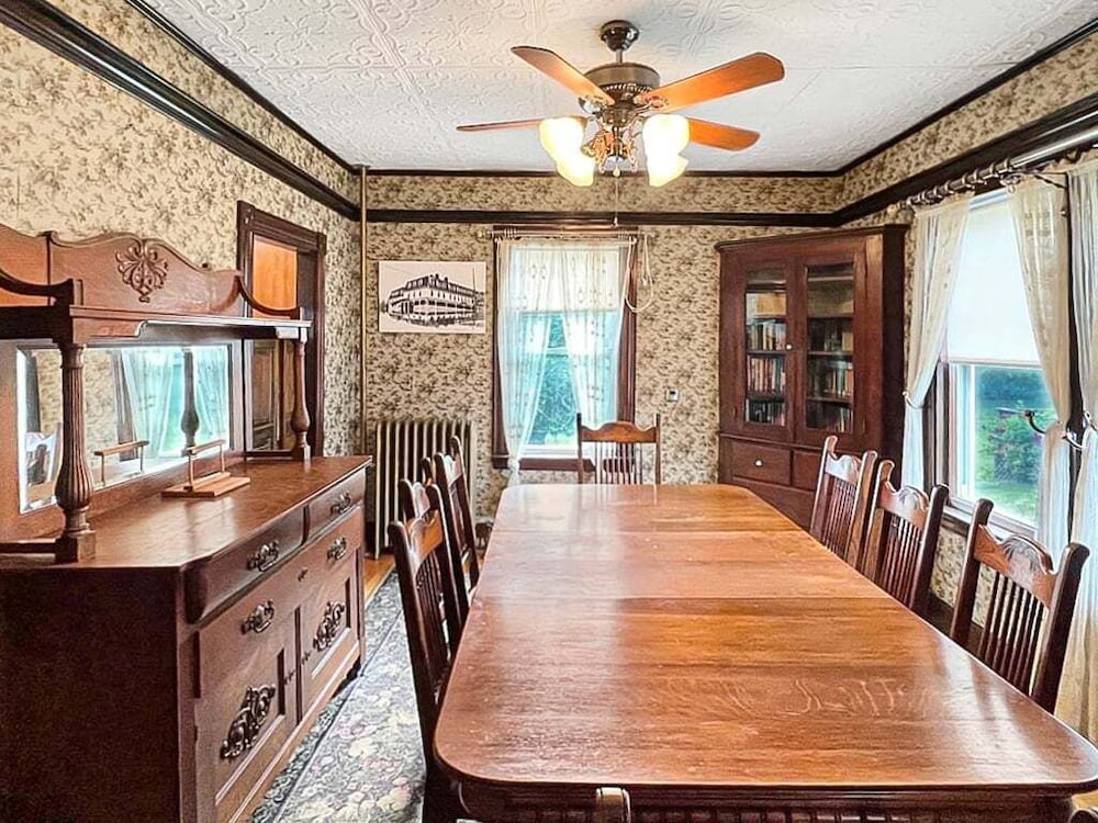 Kurtz Cottage - Y856