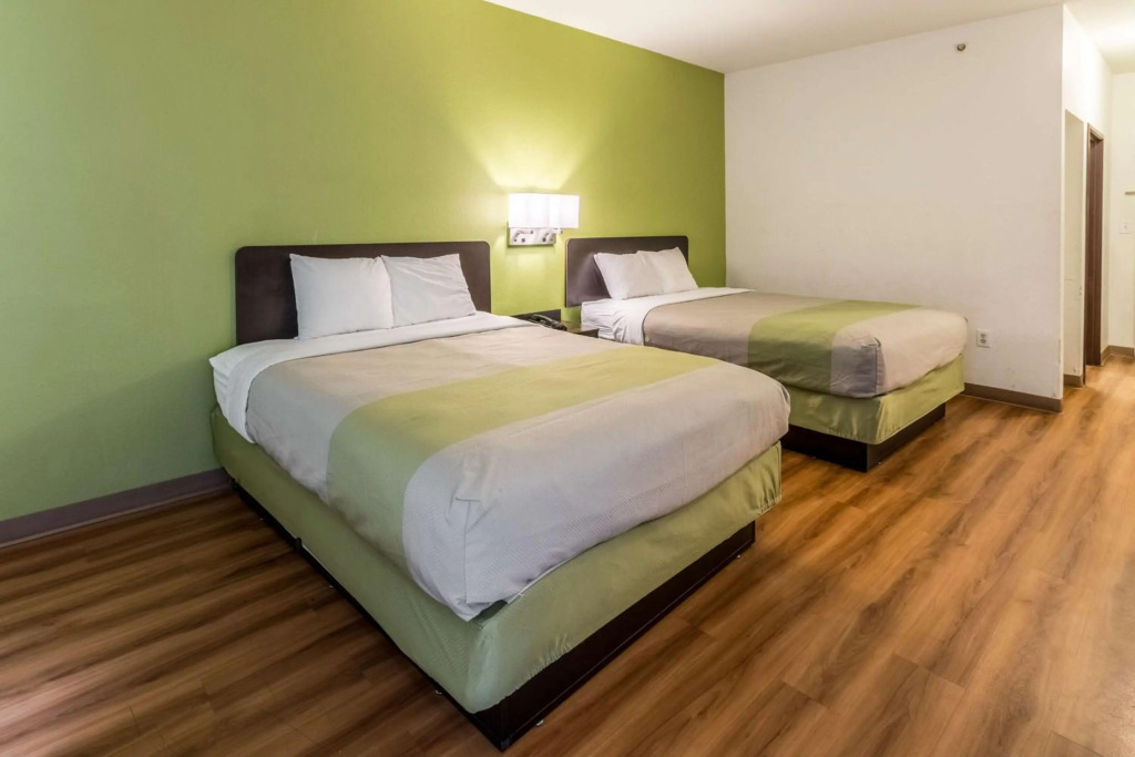Motel 6-North Richland Hills, TX - Rufe Snow