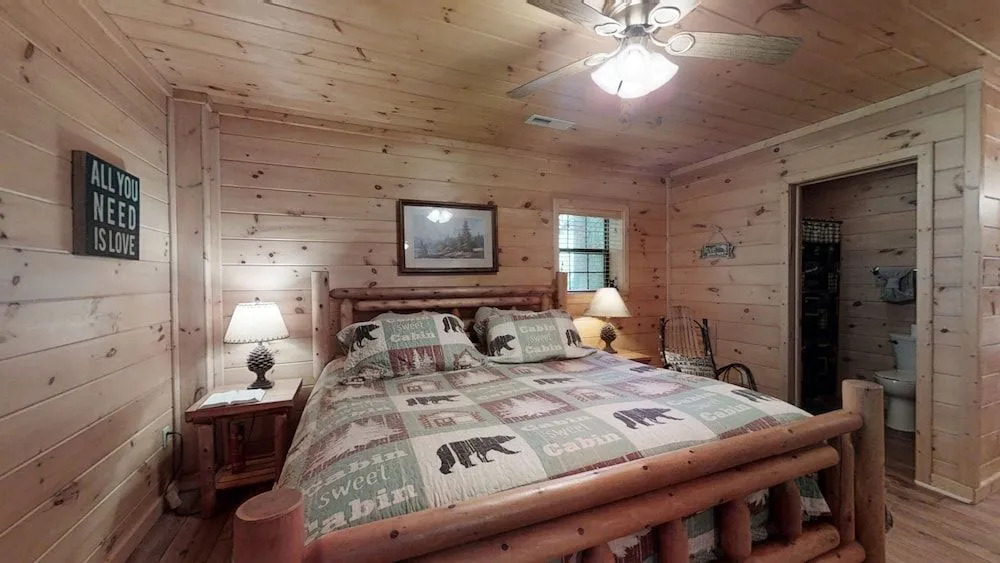 Karen's 2 Bedroom Cabin by Redawning