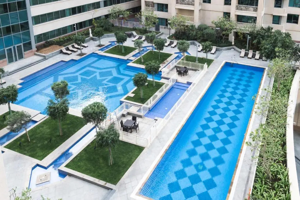 Quintessential Quarters: 29th Fl Views - Walk to Opera, Mall and Burj Khalifa