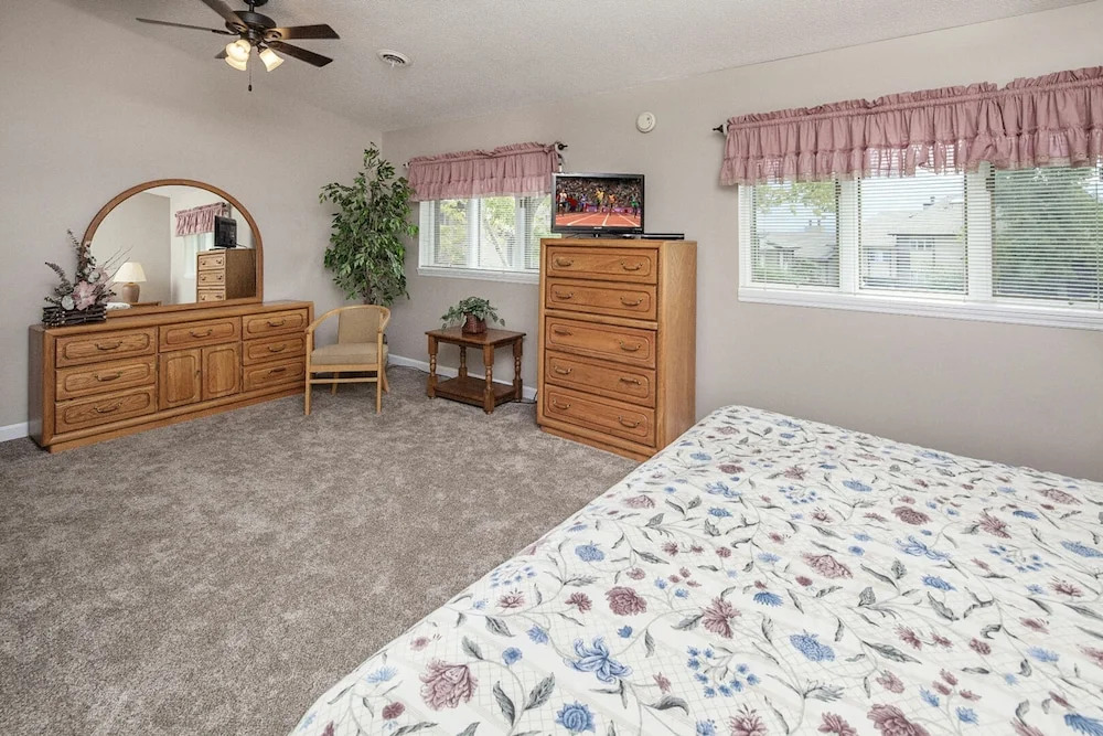 Raven Crest Condo 413 by Heritage Cabin Rentals
