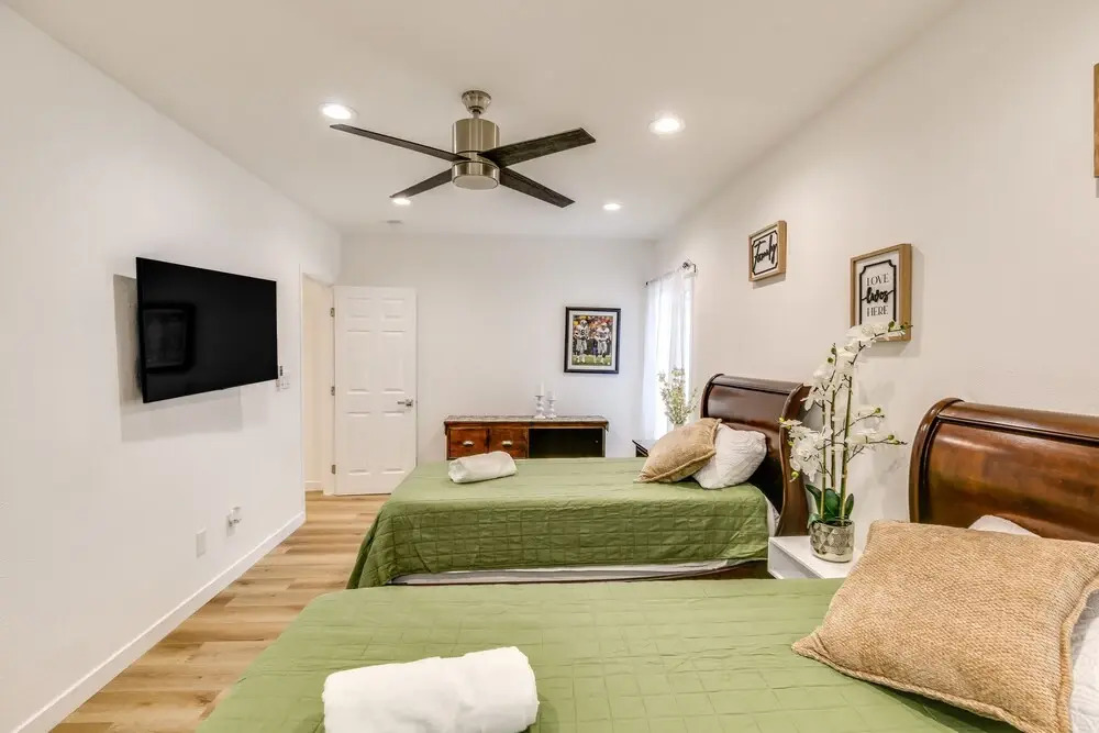 East Los Angeles Home - 7 Mi to Downtown!
