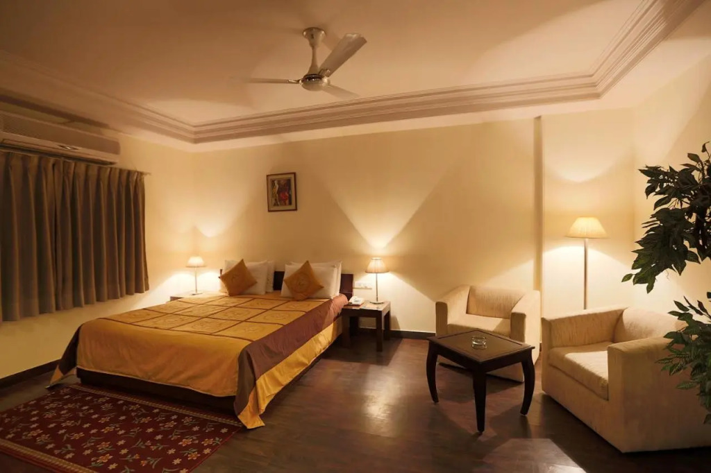 Hotel The Class , Delhi Airport