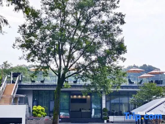 Qiaozhuanju Hotel (Dujiangyan Qingchengshan)