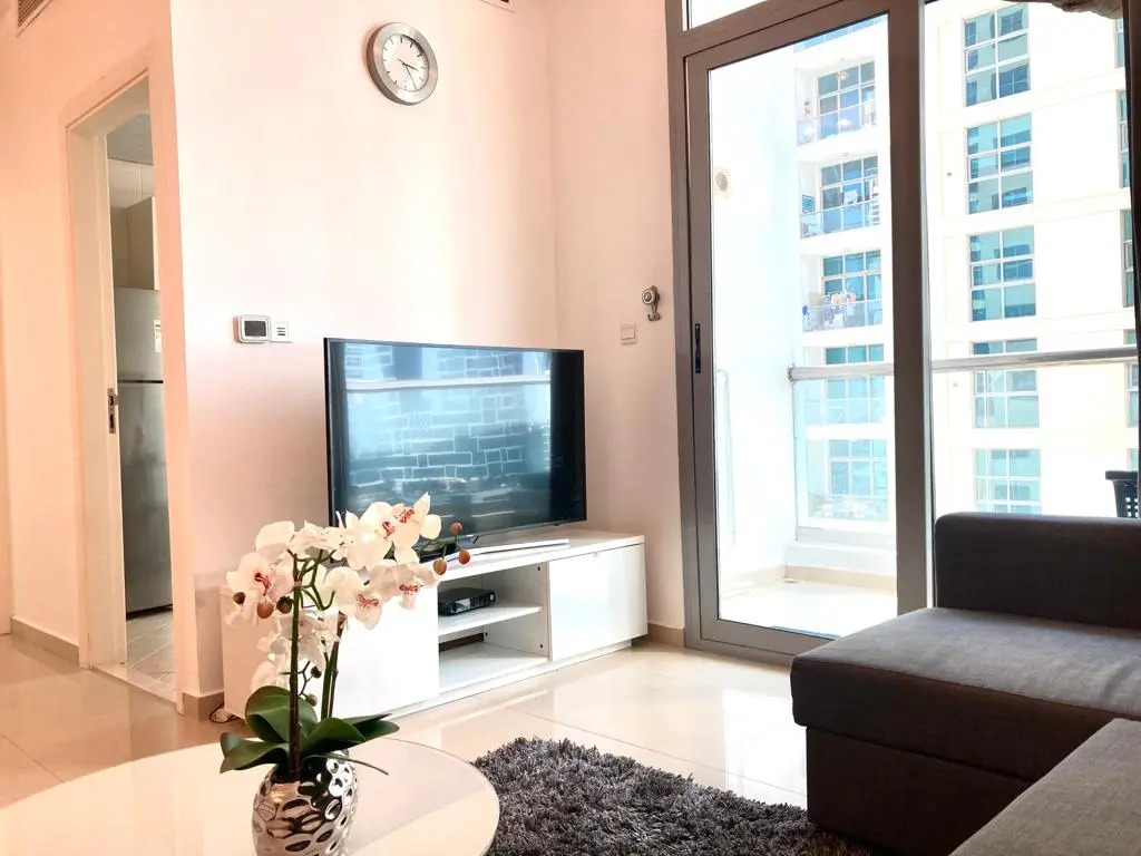 Gorgeous 1 bedroom with balcony in Dubai Marina