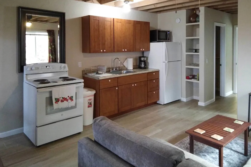 Peaceful Kailua-kona Escape w/ Shared Patio!