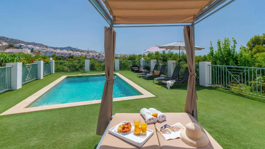 Campo del Abuelo Nerja by Ruralidays