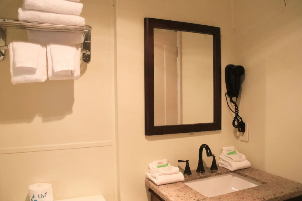 Carmel Resort Inn
