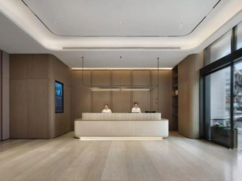 Yuanfeng Hotel (Shenzhen East Railway Station Buji Subway Station)