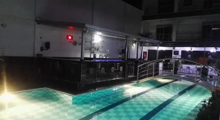 Confort Plaza Hotel