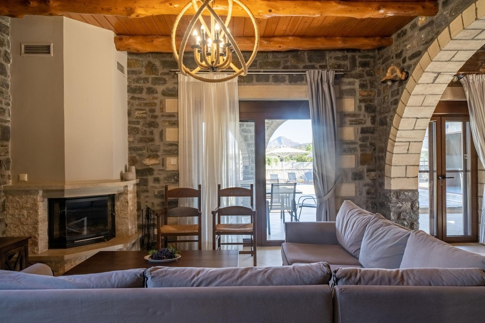 Villa Vilana With Private Pool