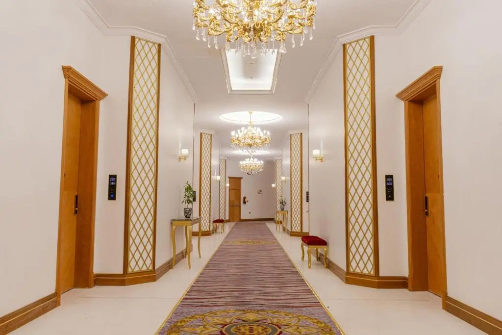 Iridium Hotel