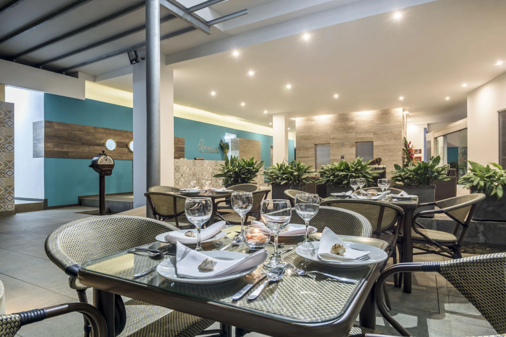 Pop Art Hotel CLC Puerto Mamonal Cartagena