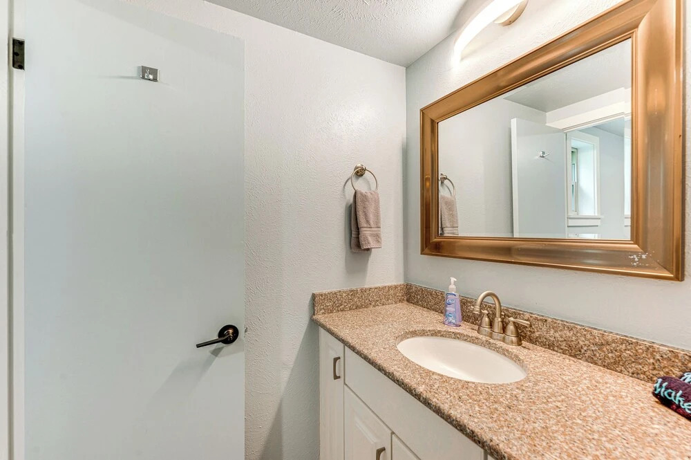 Estes Park Condo w/ Deck & Views ~ 3 Miles to Rmnp