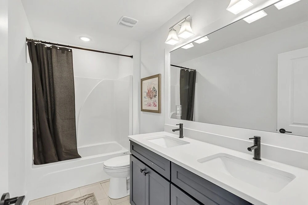 22811 Ann Miller - Saltwater Solace 4 Bedroom Home by RedAwning