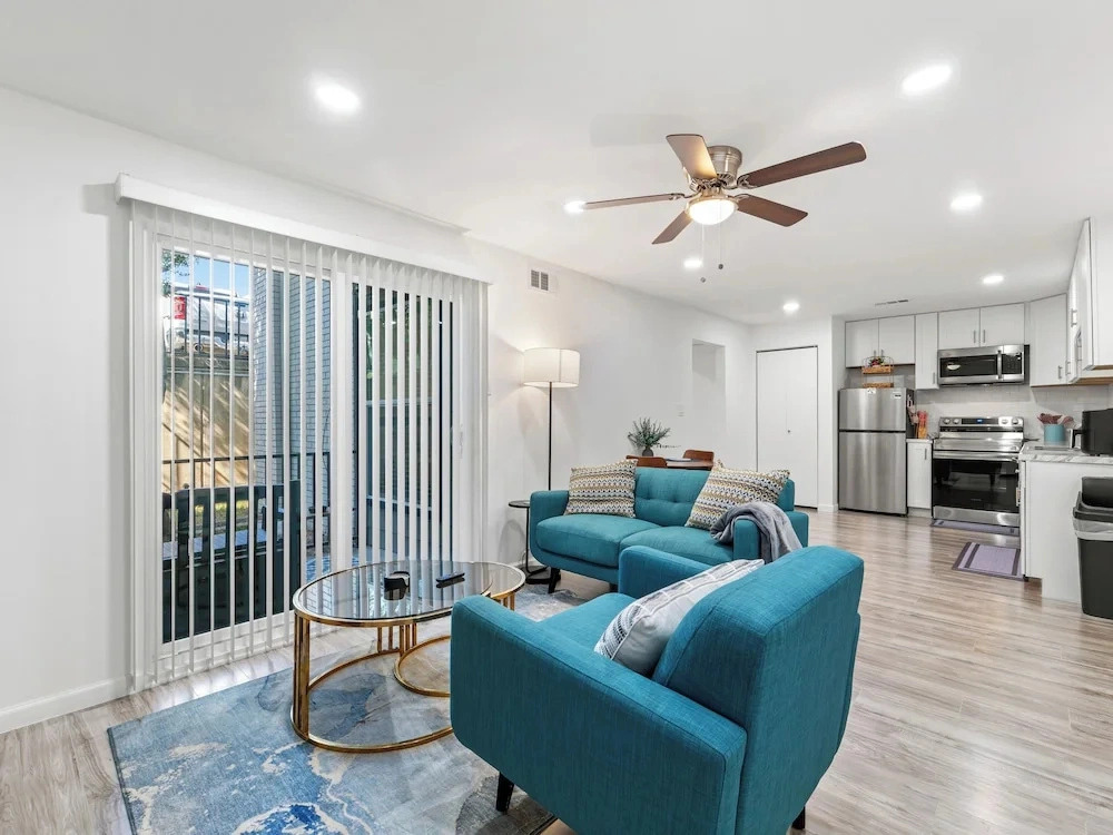 Charming Dallas Apartment Near Airport