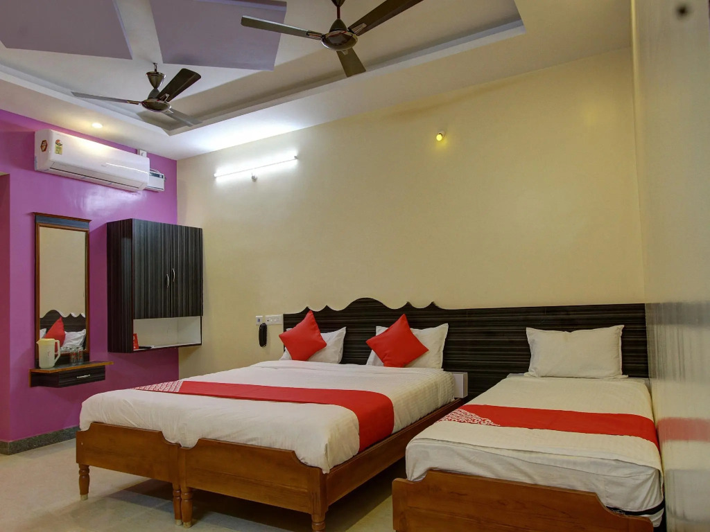 OYO 15850 K S Residency