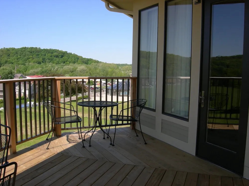 The Seasons Lodge