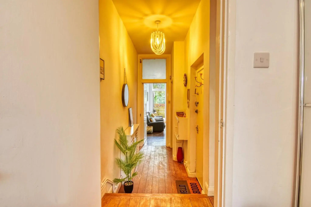 2 Bedroom Apartment in Bath city centre with Garden & Free Parking