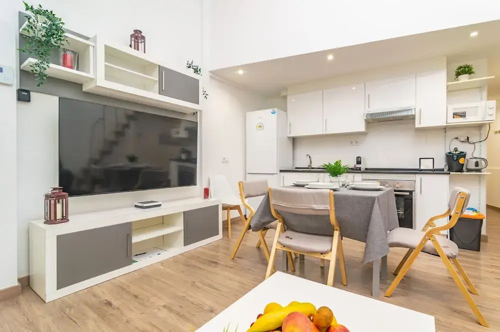 Centric in Palma With 3 Bedrooms and 1 Bathrooms
