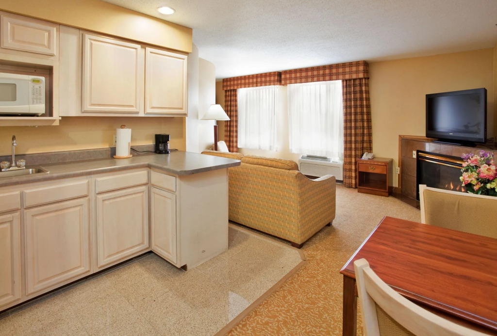 Holiday Inn Express Hotel & Suites Fenton/I-44 by IHG