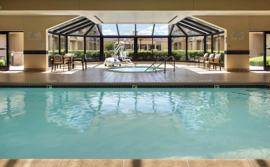 Courtyard by Marriott Chicago Waukegan / Gurnee