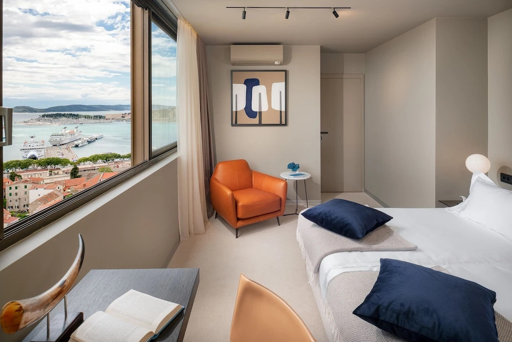 Royal Suites-Sky