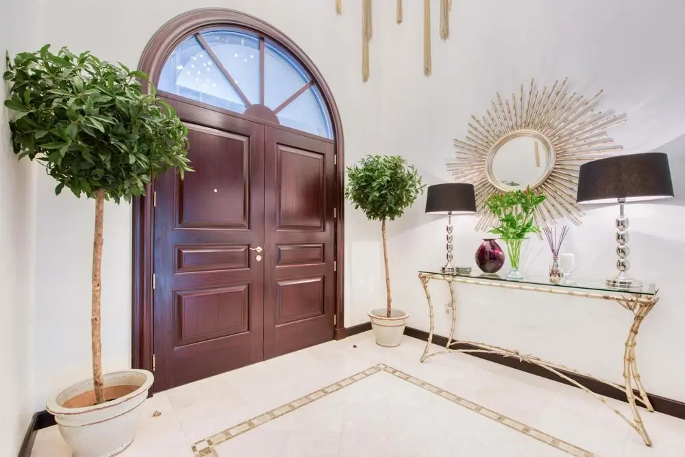 Glamourous Beachfront Villa on The Palm w Pool