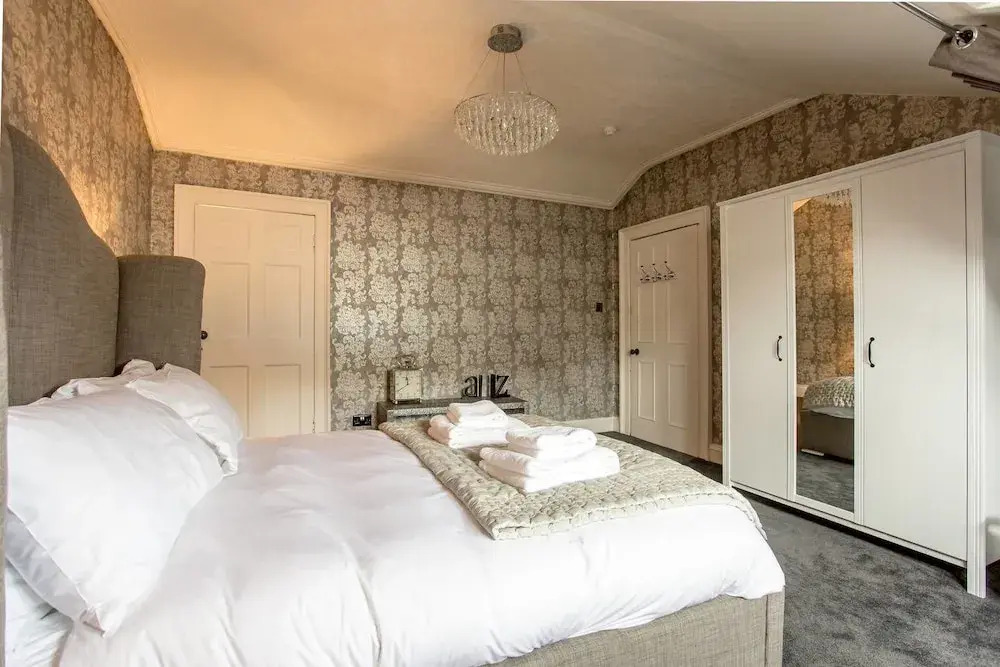 Huge Luxury Townhouse in the City Centre