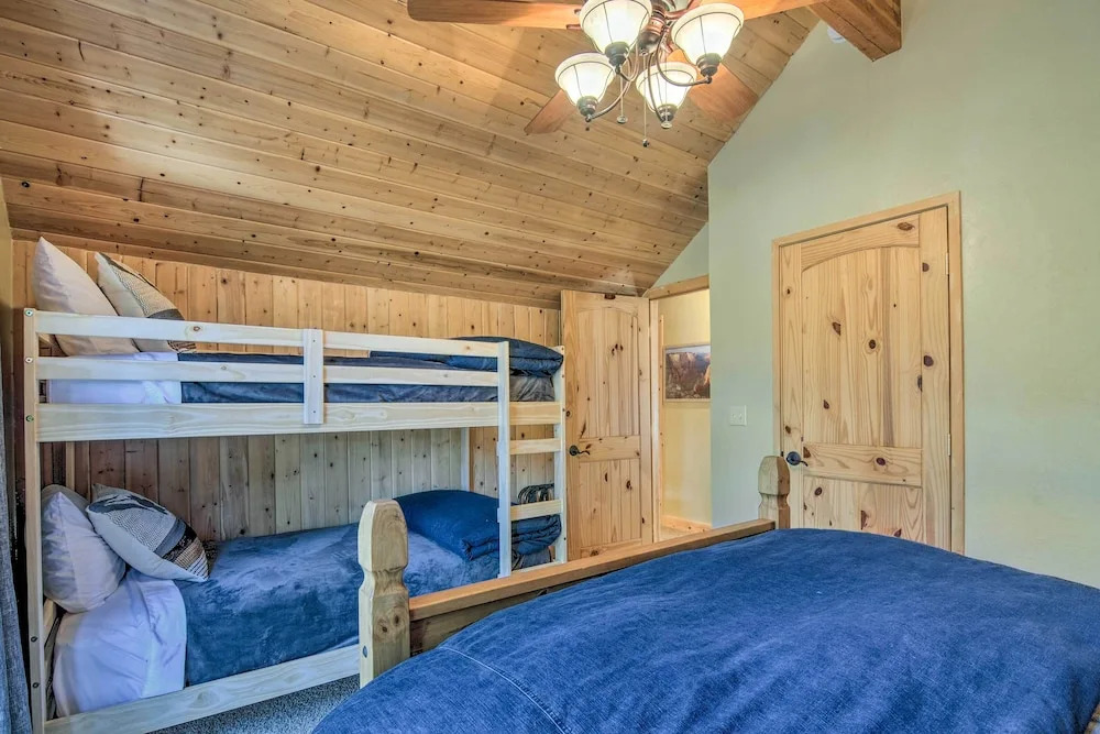 Duck Creek Village Cabin: Hike, Ski, & Bike