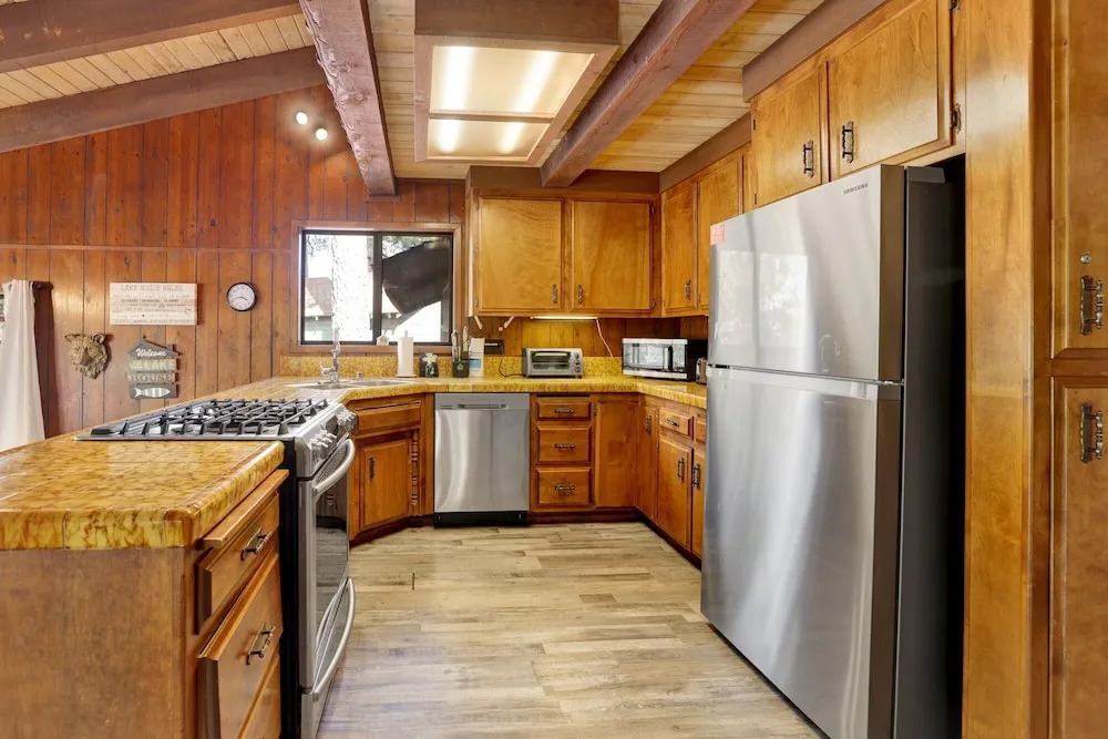 Lakeview Fishing House-121 by Big Bear Vacations