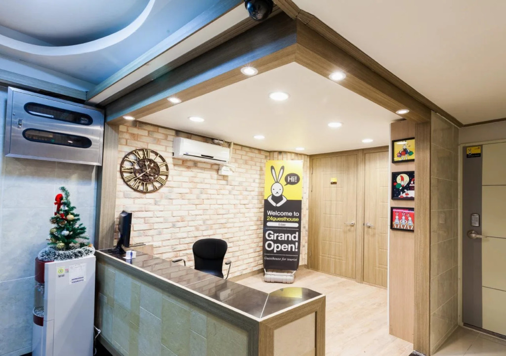 24 Guesthouse Edae